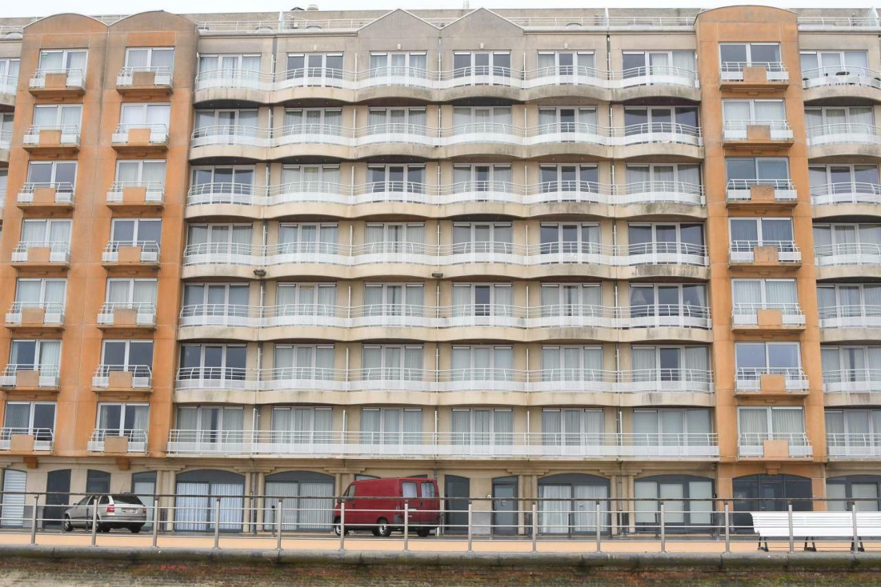 Studio Zwembad Met Frontaal Zeezicht Ostende Exterior foto